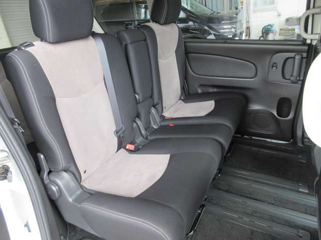 日産 セレナ ２．０ ライダー ブラックライン Ｓ－ＨＹＢＲＩＤ H25年 (関東) 99