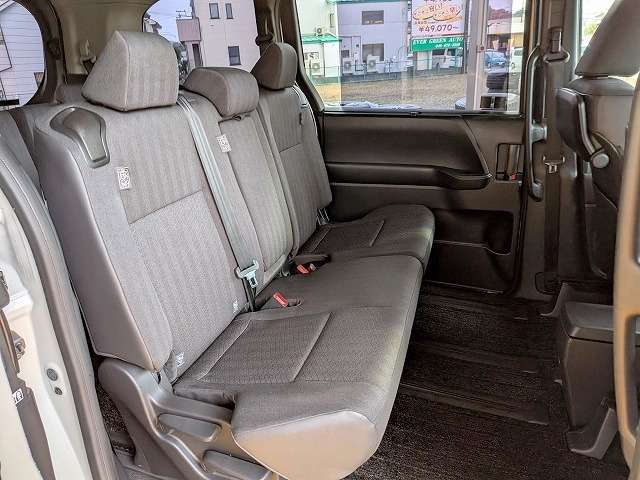 トヨタ ノア ２．０ Ｇ R4年 (関東) 99