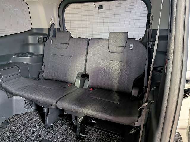トヨタ ノア ２．０ Ｇ R4年 (関東) 99
