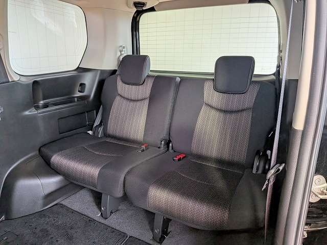 日産 セレナ ２．０ ハイウェイスター Ｖセレクション＋ＳＡＦＥＴＹ Ｓ－ＨＹＢＲＩＤ H27年 (関東) 99