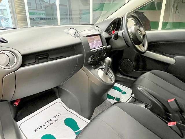 マツダ デミオ １．３ １３Ｃ－Ｖ スマートエディションＩＩ H25年 (関東) 99