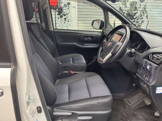 トヨタ ヴォクシー ２．０ ＺＳ 煌ＩＩ H28年 (近畿) 99