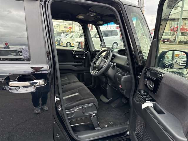 ホンダ Ｎ　ＢＯＸ カスタム ６６０ Ｌ R5年 (近畿) 99