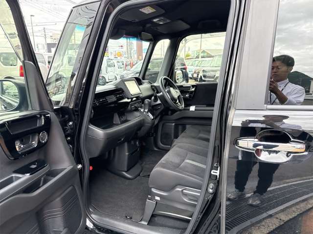 ホンダ Ｎ　ＢＯＸ カスタム ６６０ Ｌ R5年 (近畿) 99