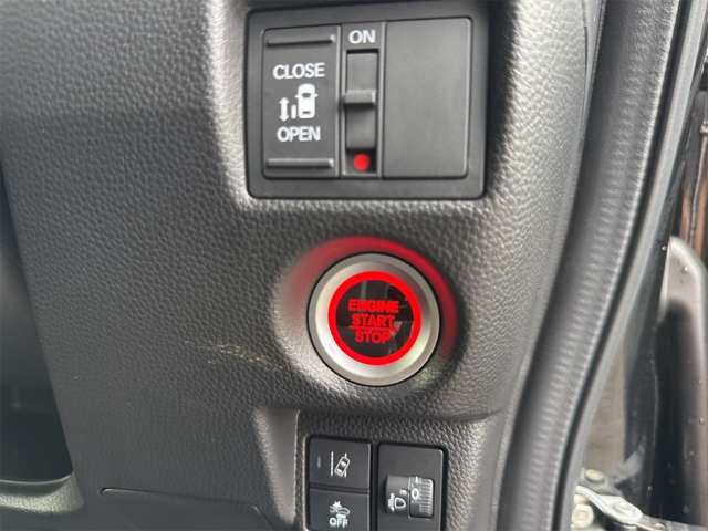 ホンダ Ｎ　ＢＯＸ カスタム ６６０ Ｌ R5年 (近畿) 99