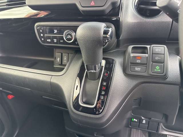 ホンダ Ｎ　ＢＯＸ カスタム ６６０ Ｌ R5年 (近畿) 99