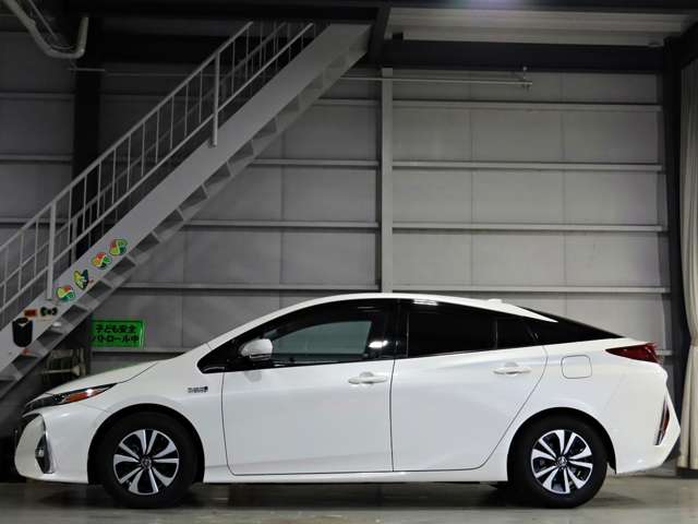 トヨタ プリウスＰＨＶ １．８ Ａ R1年 (東海) 99