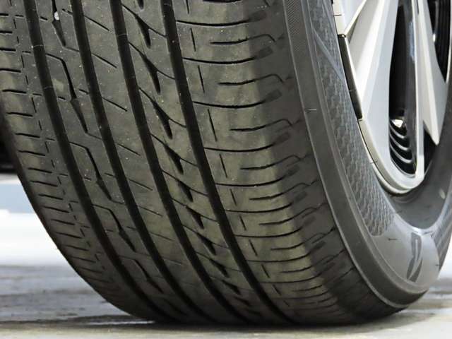 トヨタ プリウスＰＨＶ １．８ Ａ R1年 (東海) 99