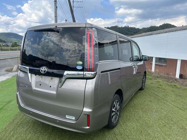 トヨタ エスクァイア ２．０ ＸＩ サイドリフトアップチルトシート装着車 R1年 (近畿) 99