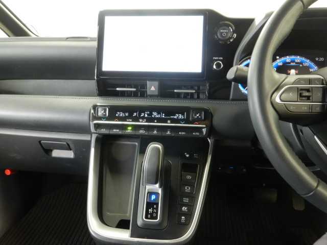 トヨタ ヴォクシー １．８ ハイブリッド Ｓ－Ｚ R5年 () 99