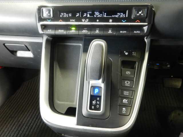 トヨタ ヴォクシー １．８ ハイブリッド Ｓ－Ｚ R5年 () 99