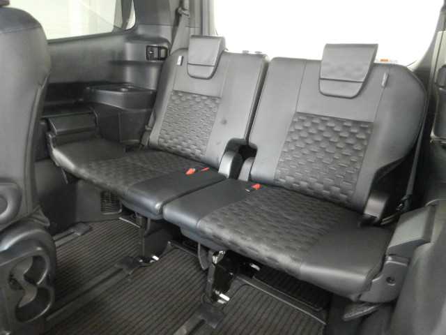 トヨタ ヴォクシー １．８ ハイブリッド Ｓ－Ｚ R5年 () 99
