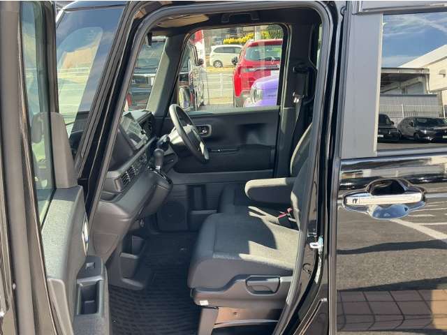 ホンダ Ｎ　ＢＯＸ カスタム ６６０ R7年 (九州・沖縄) 99