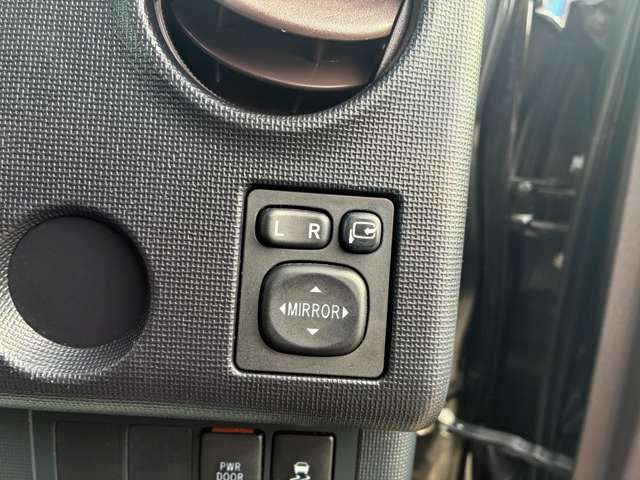 トヨタ スペイド １．５ Ｆ ４ＷＤ H25年 () 99