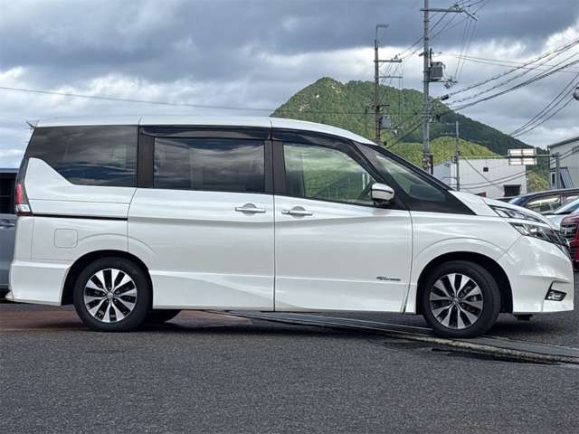 日産 セレナ ２．０ ハイウェイスター Ｖセレクション H30年 () 99