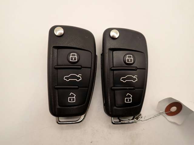 アウディ Ａ１　スポーツバック １．０　ＴＦＳＩ H30年 () 99