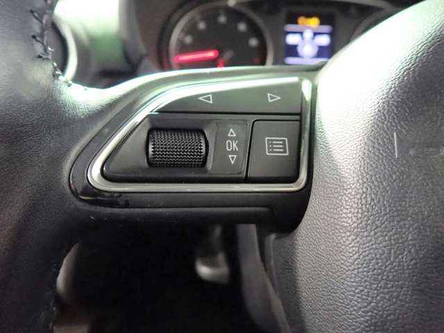 アウディ Ａ１　スポーツバック １．０　ＴＦＳＩ H30年 () 99