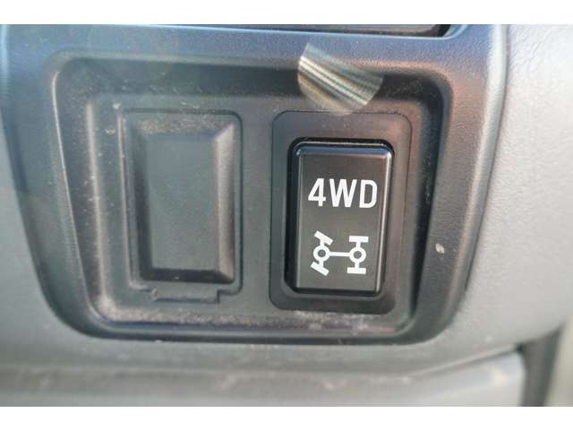 三菱 ミニキャブトラック ６６０ Ｖタイプ エアコン付 ４ＷＤ H17年 () 99