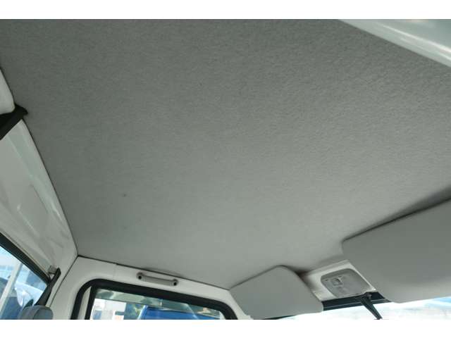三菱 ミニキャブトラック ６６０ Ｖタイプ エアコン付 ４ＷＤ H17年 () 99