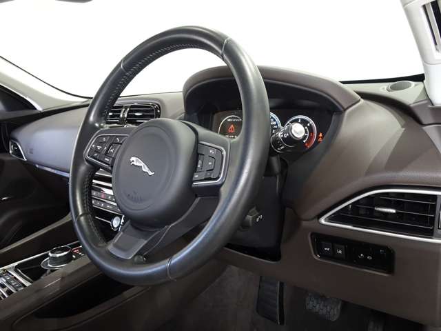 ジャガー Ｆペース ２０Ｄ プレステージ ４ＷＤ H28年 (関東) 99