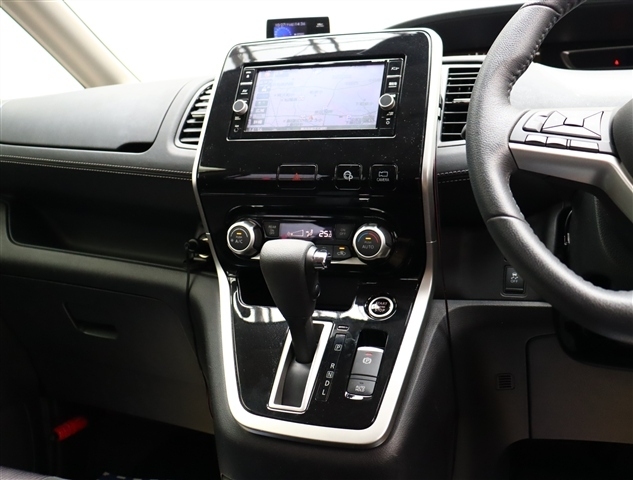 日産 セレナ ２．０ ハイウェイスター Ｖセレクション H30年 () 99