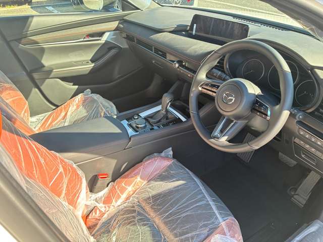 マツダ ＭＡＺＤＡ３　ファストバック ２．０ ２０Ｓ レトロスポーツエディション R8年 (関東) 99