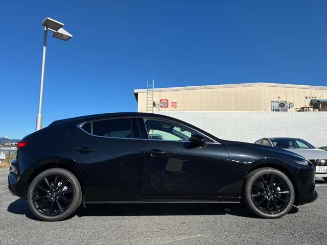 マツダ ＭＡＺＤＡ３　ファストバック ２．０ ２０Ｓ レトロスポーツエディション R8年 (関東) 99
