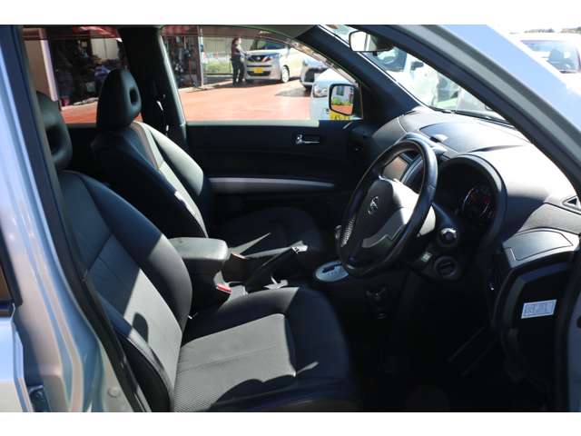 日産 エクストレイル ２．５ ２５Ｘ ４ＷＤ H24年 (関東) 99