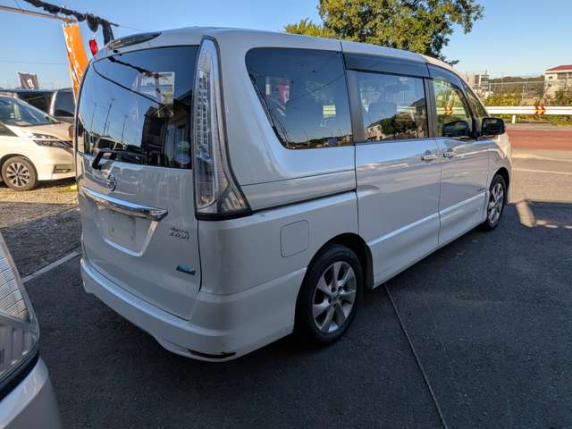 日産 セレナ ２．０ ハイウェイスター Ｓ－ＨＹＢＲＩＤ Ｖセレクション H25年 (関東) 99