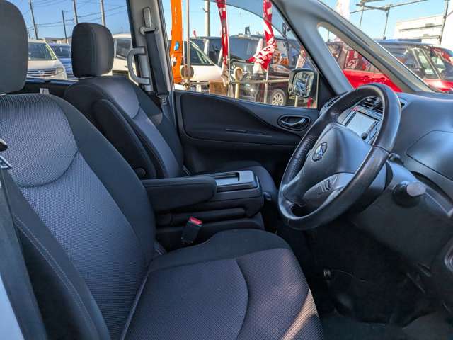日産 セレナ ２．０ ハイウェイスター Ｓ－ＨＹＢＲＩＤ Ｖセレクション H25年 (関東) 99