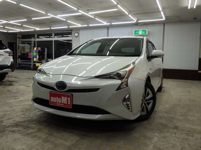 トヨタ プリウス １．８ Ａ Ｅ－ＦＯＵＲ ４ＷＤ H30年 (東北) 99