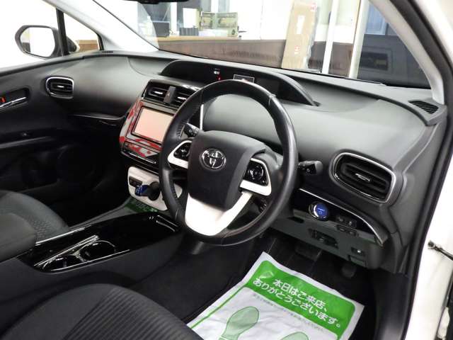 トヨタ プリウス １．８ Ａ Ｅ－ＦＯＵＲ ４ＷＤ H30年 (東北) 99
