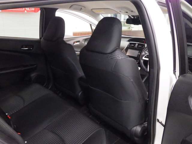 トヨタ プリウス １．８ Ａ Ｅ－ＦＯＵＲ ４ＷＤ H30年 (東北) 99