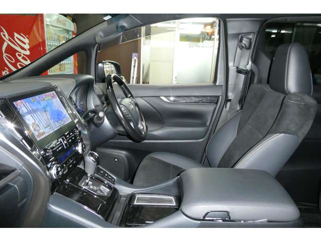 トヨタ アルファード　ハイブリッド ハイブリッド ２．５ Ｓ タイプゴールド Ｅ－ＦＯＵＲ ４ＷＤ R2年 (東北) 99