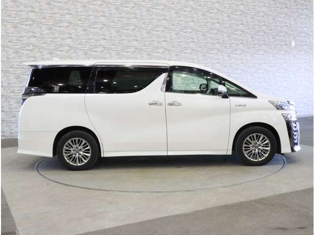 トヨタ ヴェルファイア　ハイブリッド ハイブリッド ２．５ Ｚ Ｅ－ＦＯＵＲ ４ＷＤ R1年 (関東) 99
