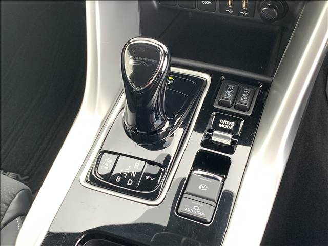 三菱 エクリプス　クロス　ＰＨＥＶ ＰＨＥＶ ２．４ Ｐ ４ＷＤ R6年 (関東) 99
