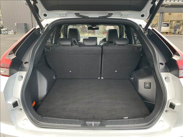 三菱 エクリプス　クロス　ＰＨＥＶ ＰＨＥＶ ２．４ Ｐ ４ＷＤ R6年 (関東) 99