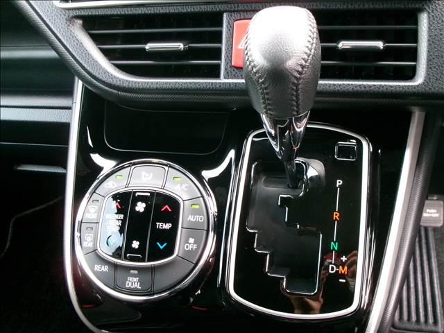 トヨタ ヴォクシー ２．０ ＺＳ 煌 H30年 (関東) 99