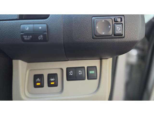 日産 セレナ ２．０ ２０Ｇ アドバンストセーフティ パッケージ ４ＷＤ H26年 () 99