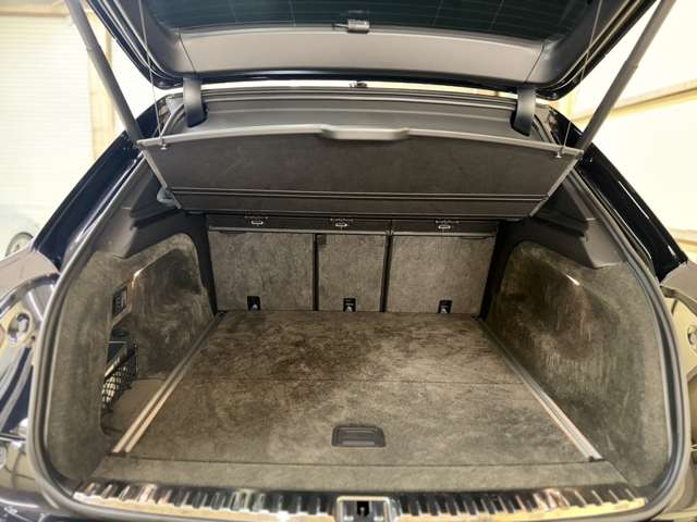 ベントレー ベンテイガ Ｖ８ ４ＷＤ R4年 (近畿) 99