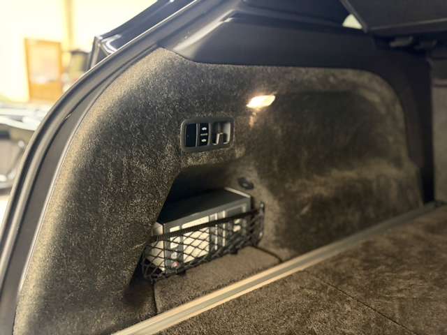 ベントレー ベンテイガ Ｖ８ ４ＷＤ R4年 (近畿) 99
