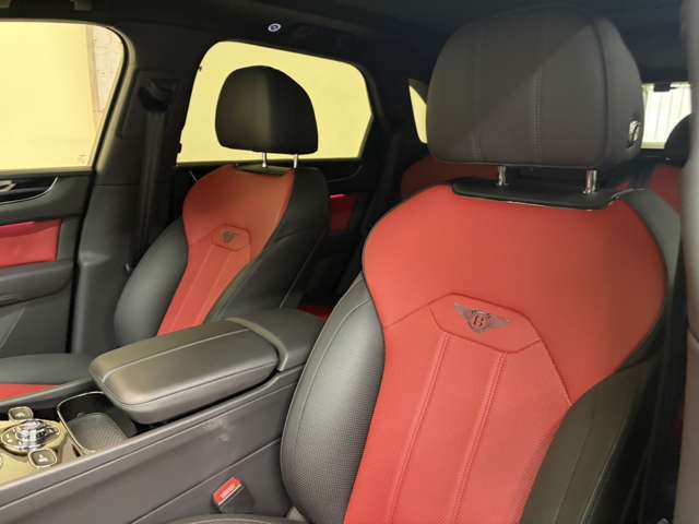 ベントレー ベンテイガ Ｖ８ ４ＷＤ R4年 (近畿) 99