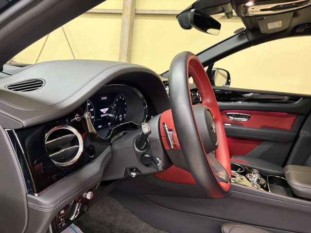 ベントレー ベンテイガ Ｖ８ ４ＷＤ R4年 (近畿) 99