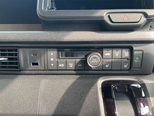 ホンダ Ｎ　ＢＯＸ カスタム ６６０ R8年 () 99