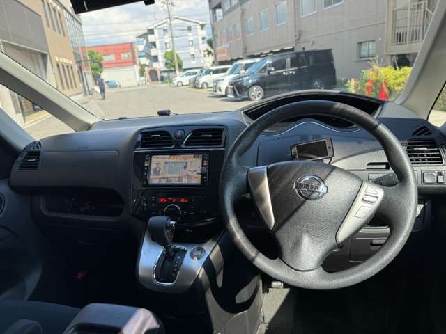 日産 セレナ ２．０ ２０Ｘ H23年 (近畿) 99