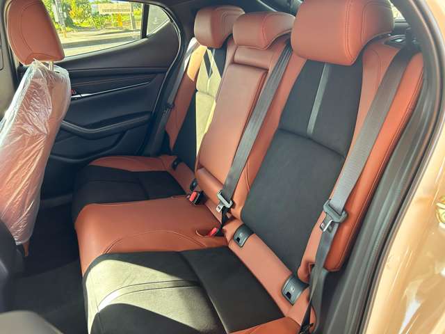 マツダ ＭＡＺＤＡ３　ファストバック ２．０ ２０Ｓ レトロスポーツエディション R8年 (関東) 99