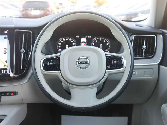 ボルボ ＸＣ６０ Ｔ５ ＡＷＤ インスクリプション ４ＷＤ H29年 (東海) 99