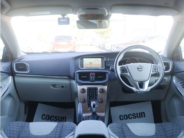 ボルボ Ｖ４０クロスカントリー Ｔ５ ＡＷＤ モメンタム ４ＷＤ H28年 (東海) 99