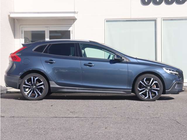 ボルボ Ｖ４０クロスカントリー Ｔ５ ＡＷＤ モメンタム ４ＷＤ H28年 (東海) 99