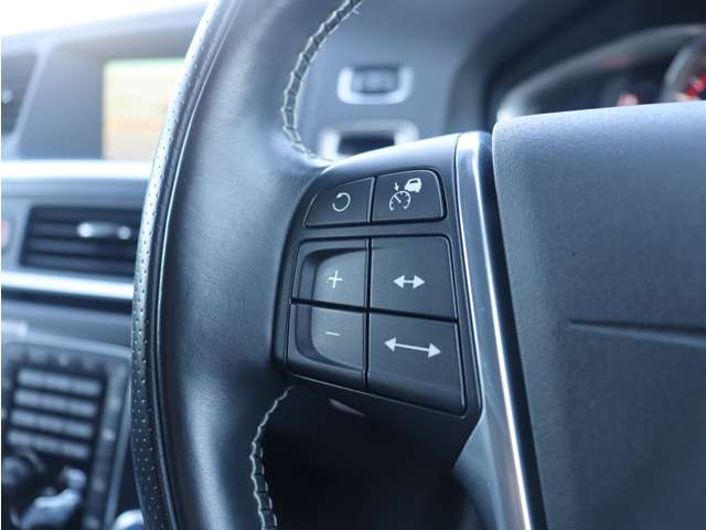 ボルボ Ｖ６０ Ｔ５　Ｒデザイン H27年 (東海) 99